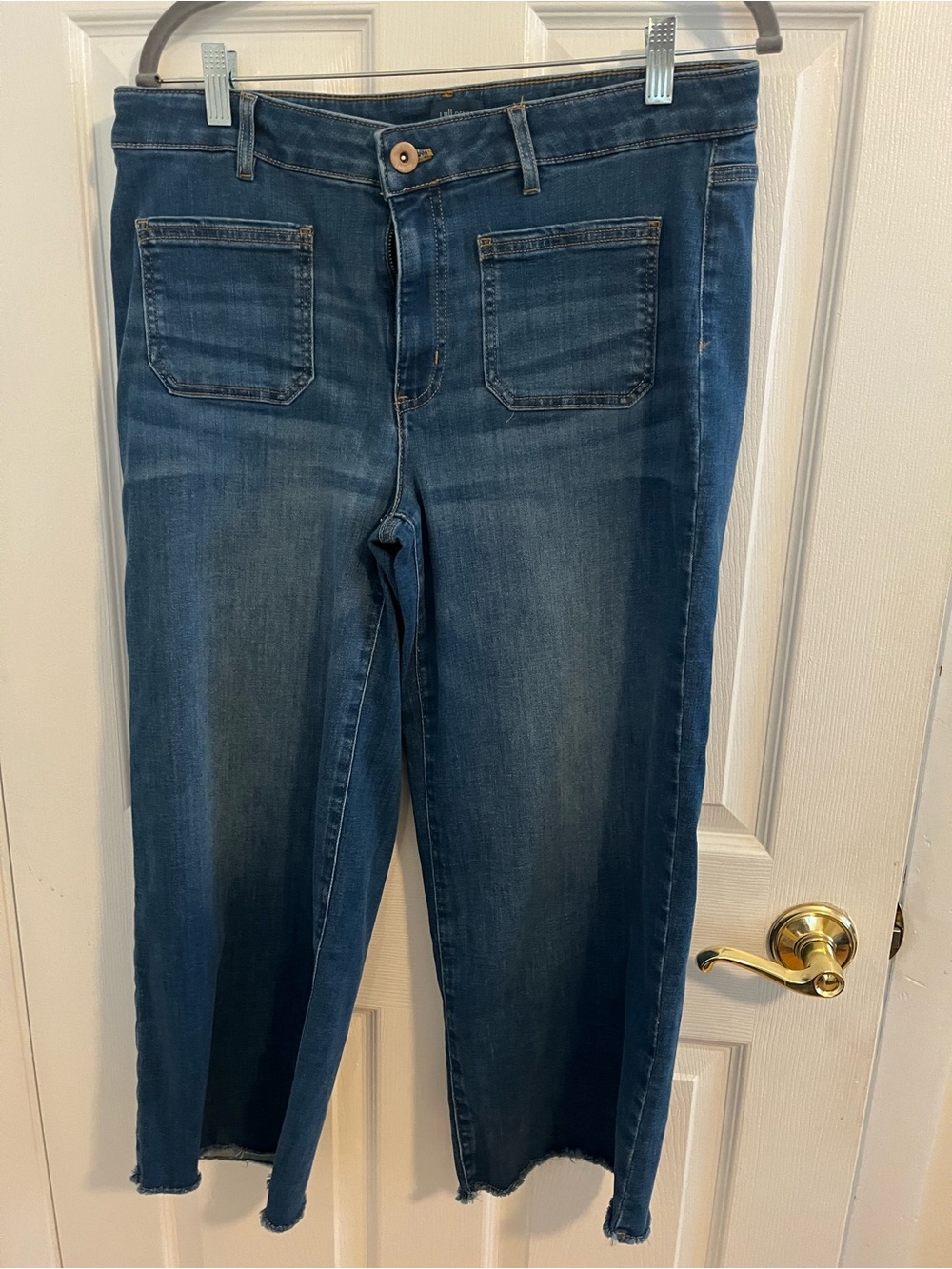 Mid rise ankle jeans